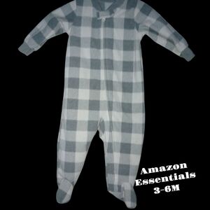Amazon Essentials Gray and White Footie Sleeper with Built-in Feet